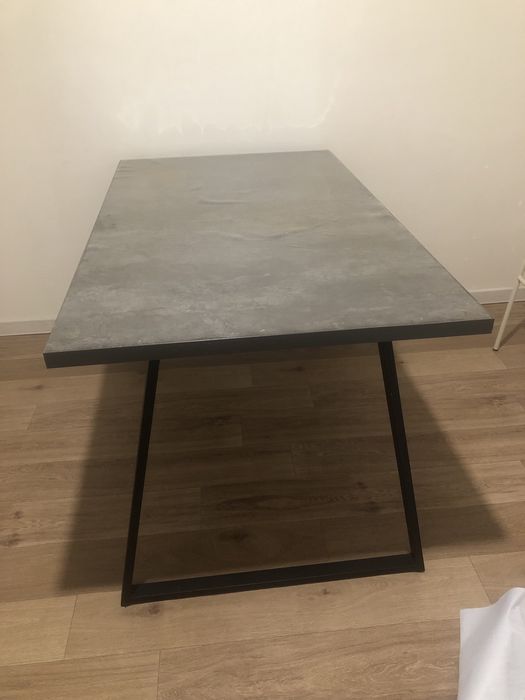 Продам стол куханый