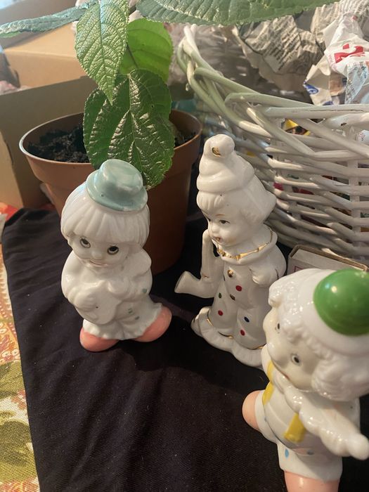 Статуэтки из форфора  прошлого века современные