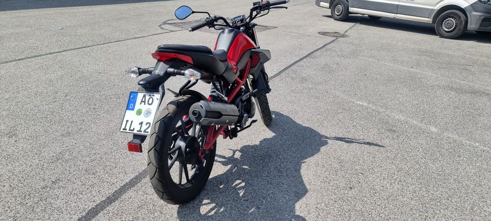 Vând moto kymco 125