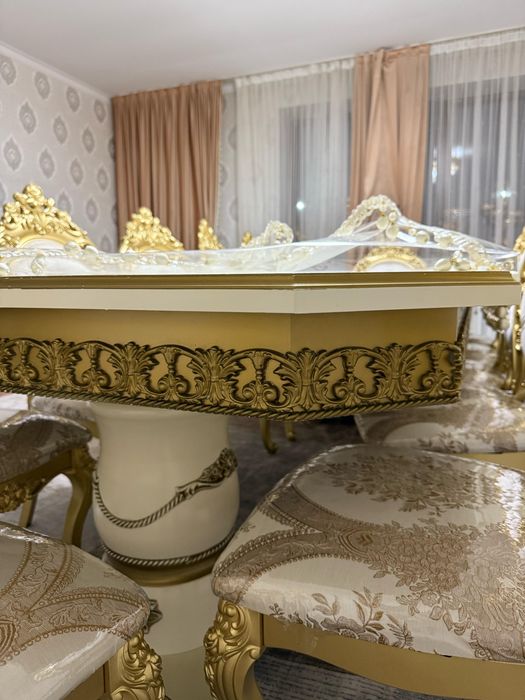 Королевский Стол для большой  семьи