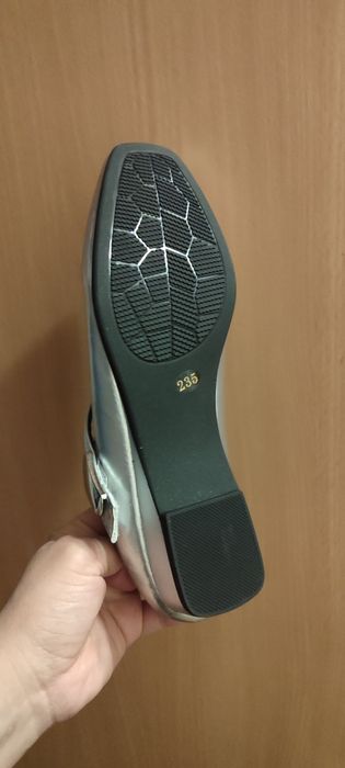 Продам новые балетки