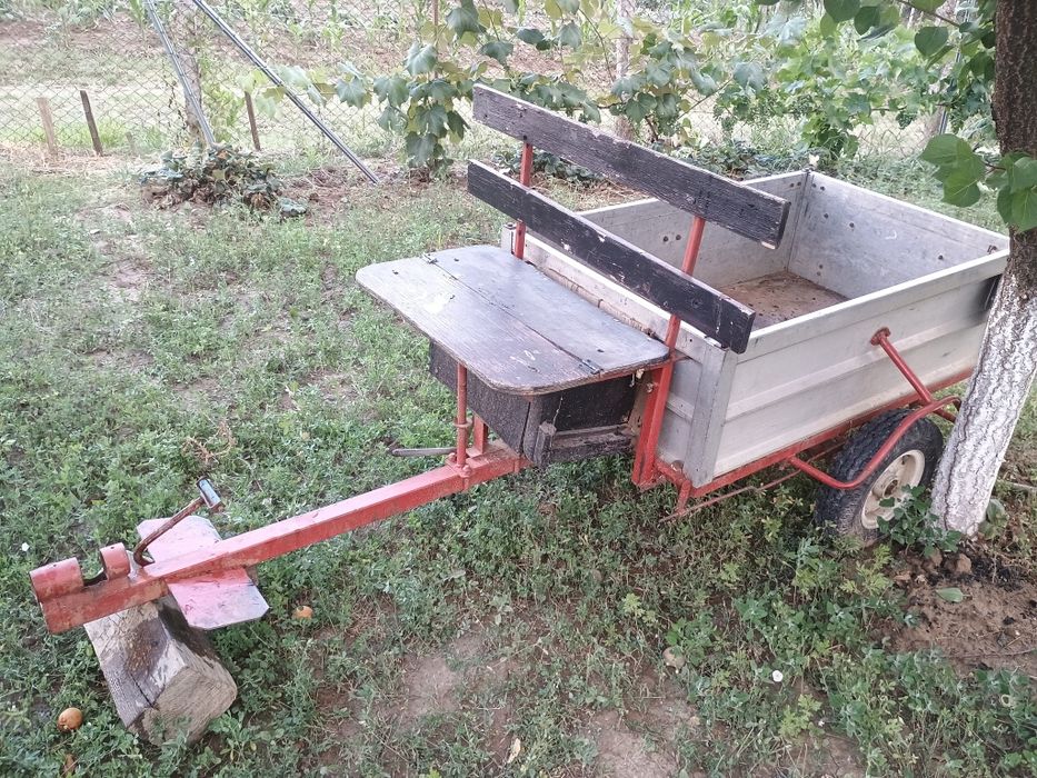 Remorca motocultor cu sezut de aluminiu, stare foarte buna