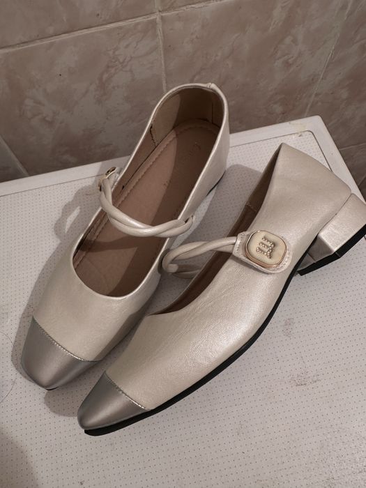 Белая балетка женская