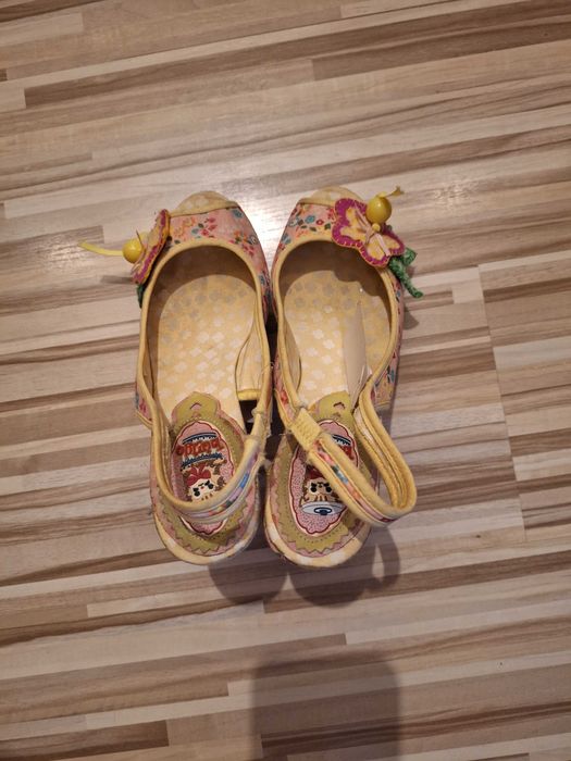 Нови дамски обувки
