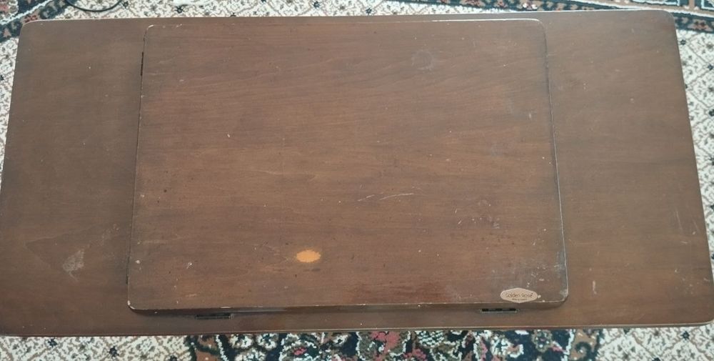 Тикув машинкаси сотилади, мотор урнатилган.и