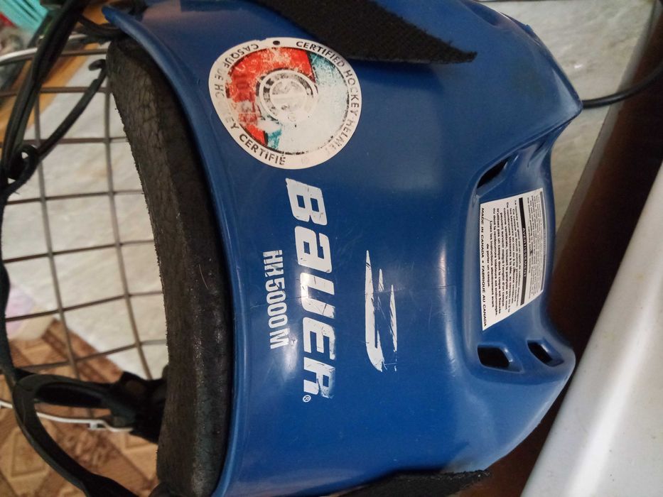 Хоккейная каска с маской