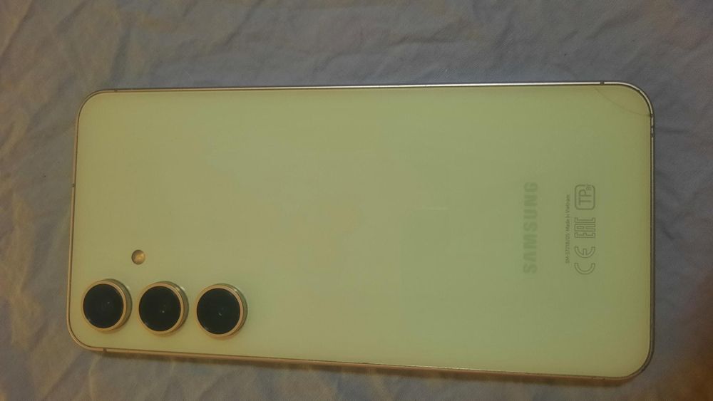 Samsung s24 fe   .