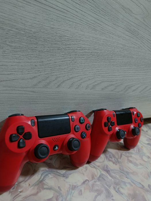 Продам 2 Джойстиков PS4