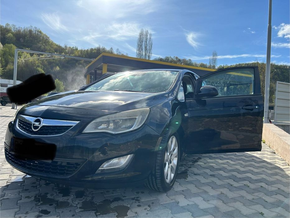Opel Astra J 2010