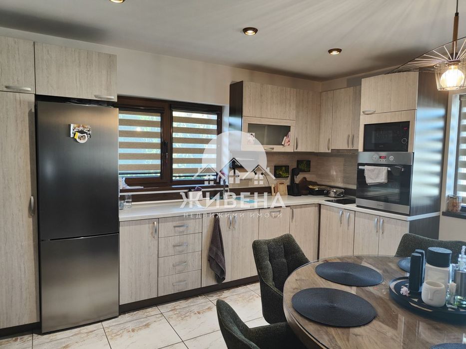 Продава къща с басейн в с.Соколово, обл. Добрич