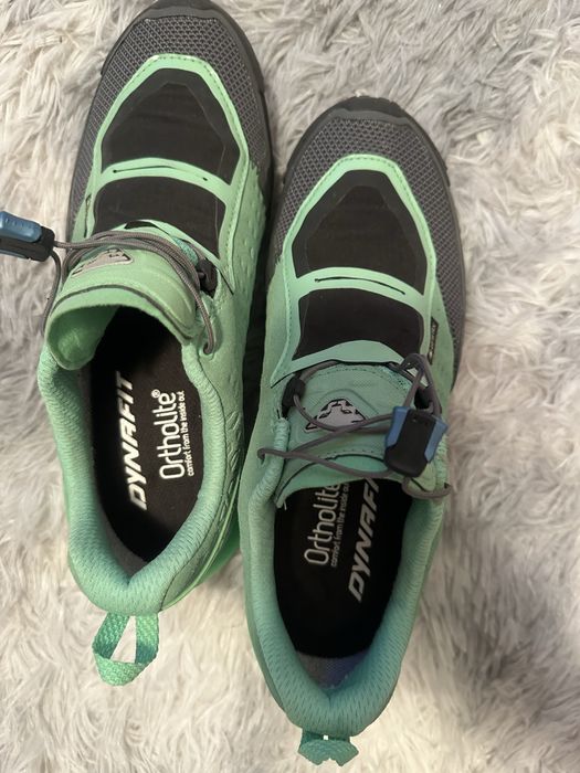 Кроссовки спортивные горные