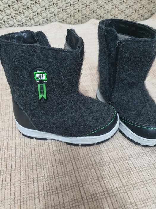 Продам зимние валенки