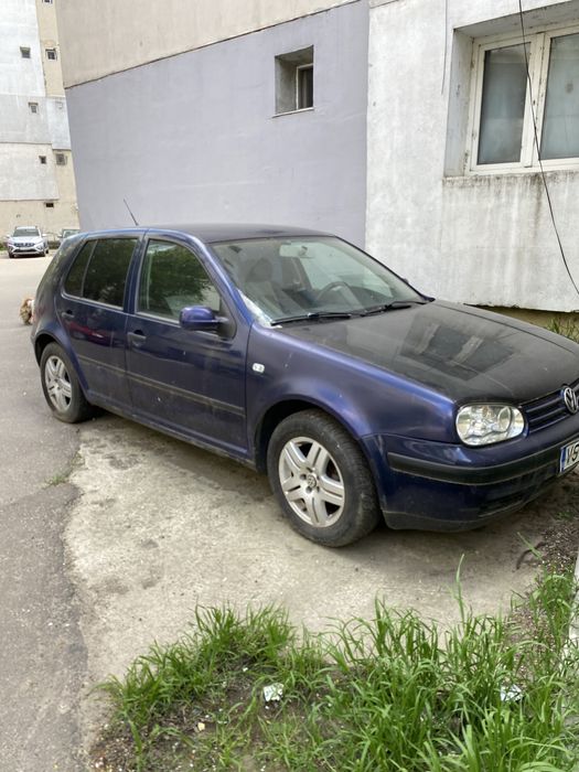 Vând golf 4 1.6 benzină