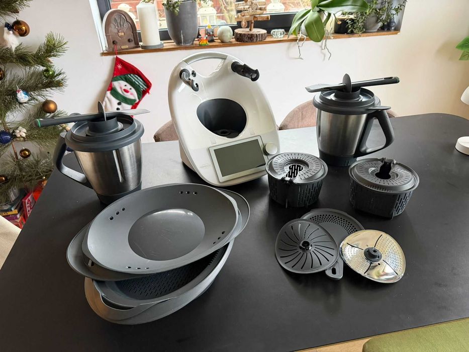 Termomix TM6  cu doua boluri, full accesorii, cont Cookidoo gratuit nelimitat