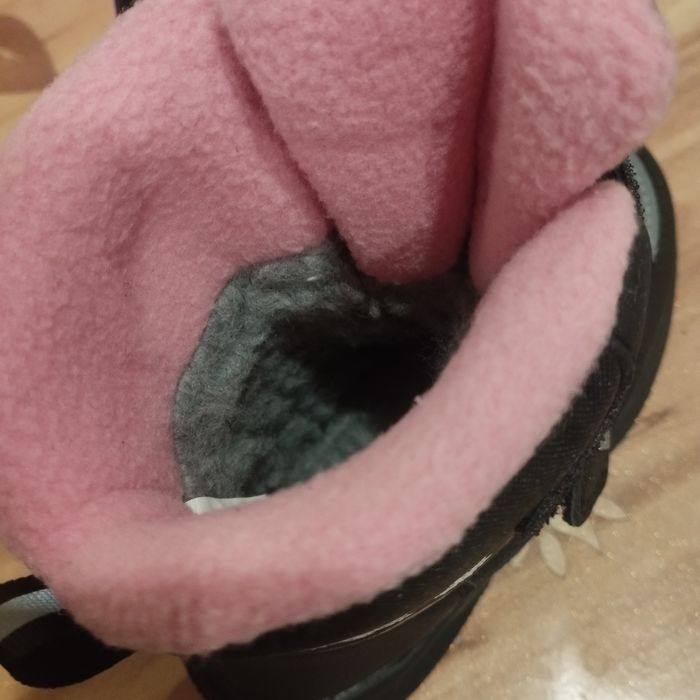 Продам зимние сапоги для девочек