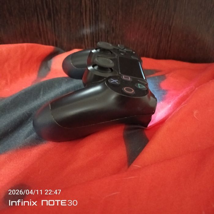 обменяю Wireless controller Playstation 4 на диски пс 5/4