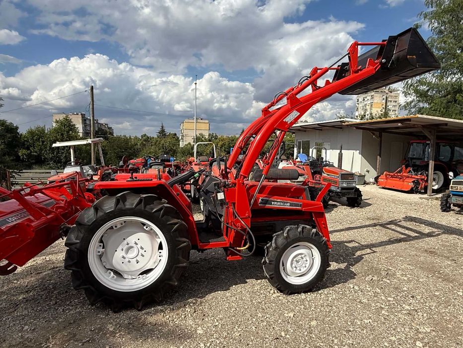 Челен товарач YANMAR FX32 4x4
