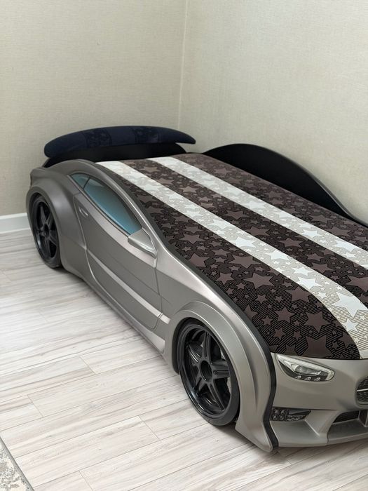 Продам кровать машинка