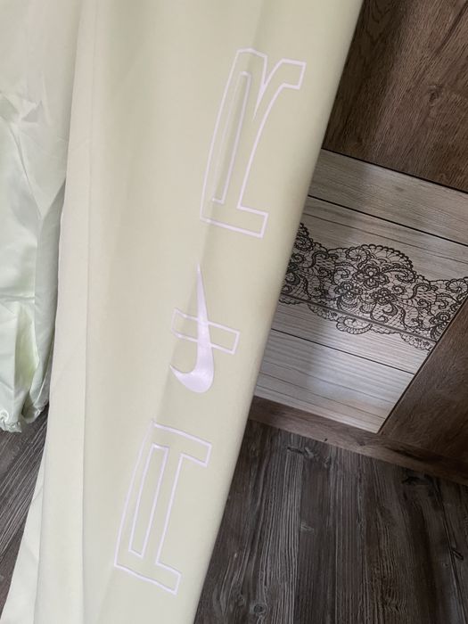 Оригинално долнище Nike