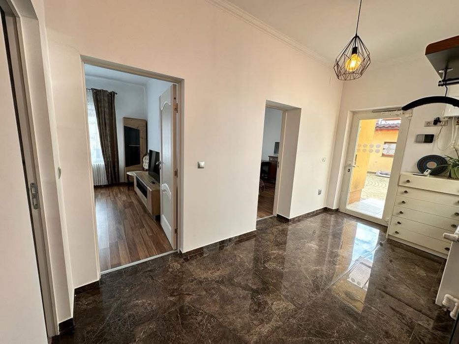 Ofer spre inchiriere Casa in zona Piata Mica Str Paris