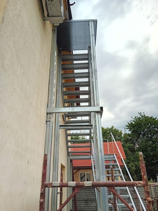 Scara metalica zincata 4mm grosime de incendiu