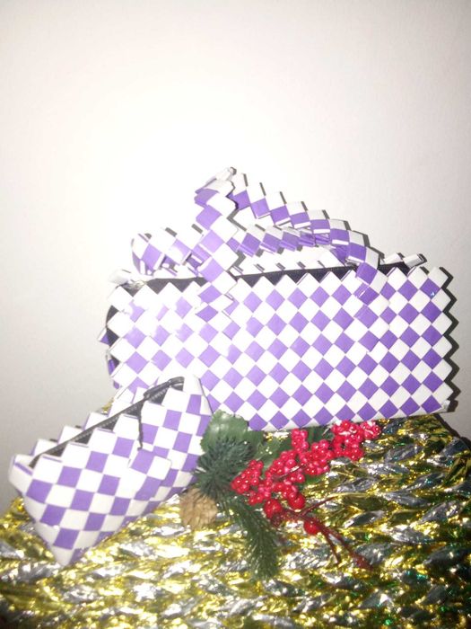 Geantă Handmade+portofel asortat, lucrate cu  precizie și resisrente !