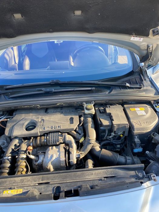 Vând Peugeot 308 1.6HDI