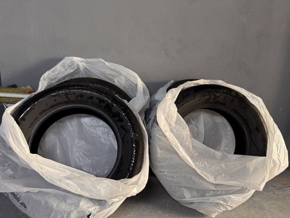 Vând Hankook Ventus Prime 4 215 65 R17 dot 3324