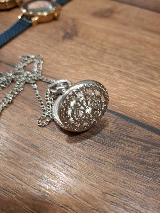 Лот дамски часовници