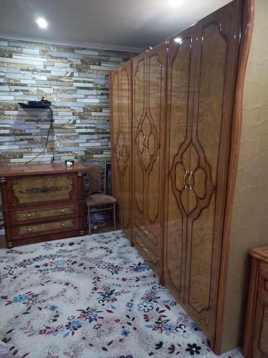 Xitoy spalniy garnitur.xolati ideal b/u lekin tugri iwlanmagan xitoyki