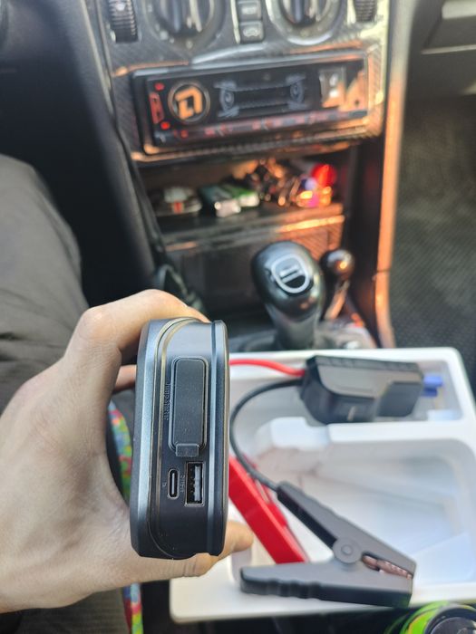 Продам пускозарядное устройство для автомобиля Baseus