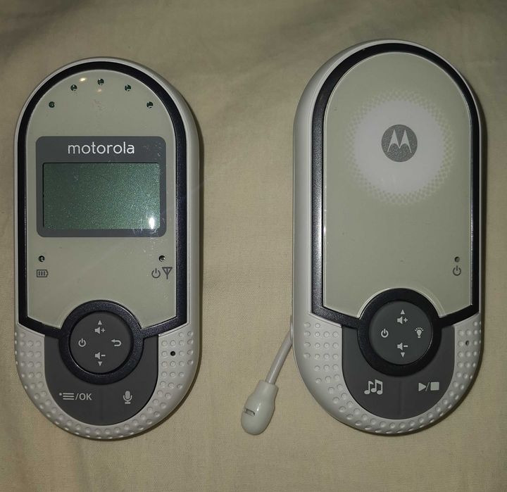 Бебефон Motorola