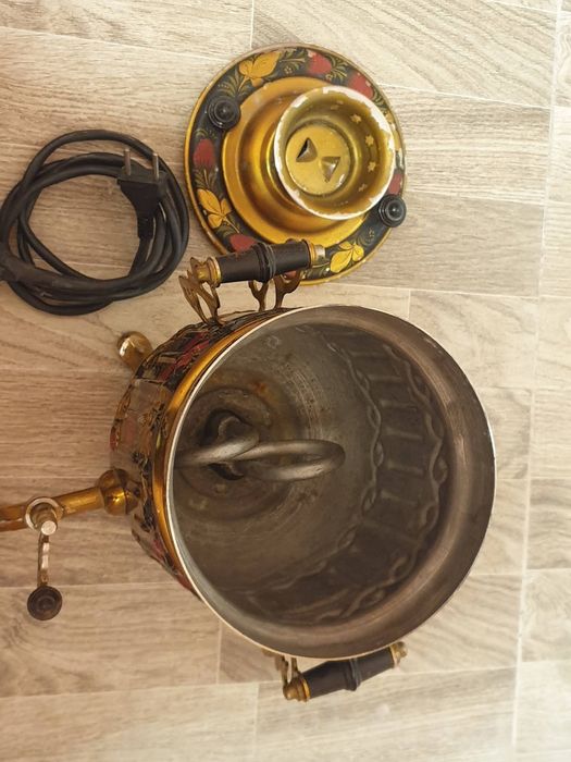 Руски самовар ръчно рисуван
