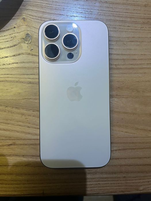 Продаю айфон 16 про