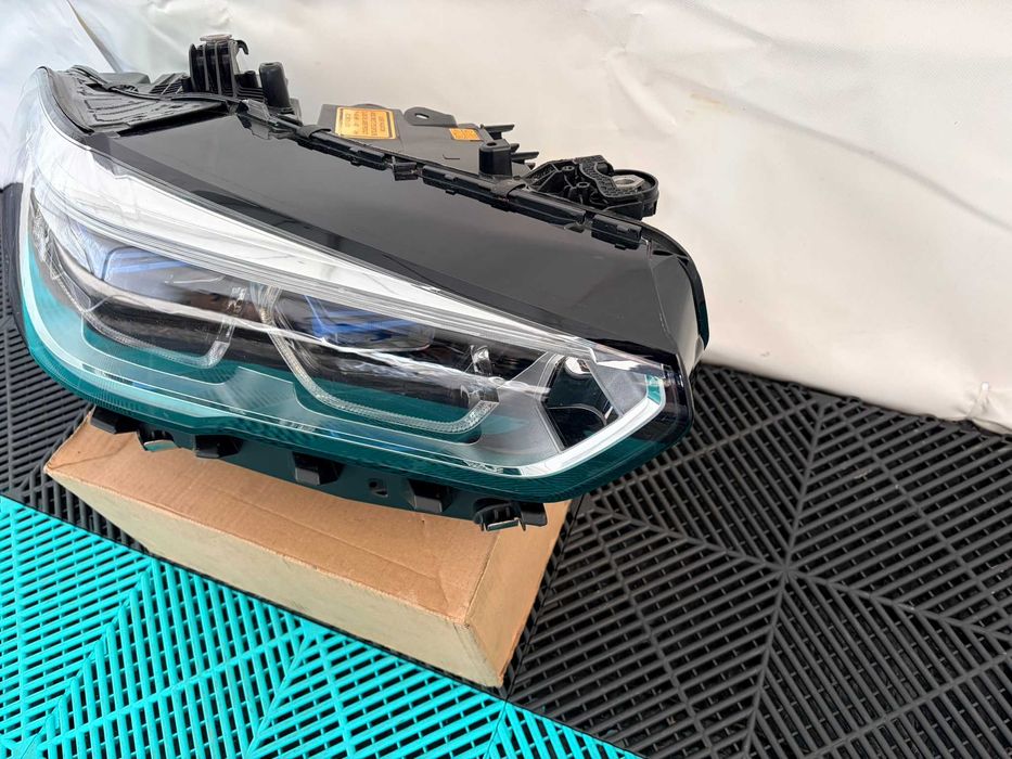 Far dreapta Bmw X6 G06 X5 G05 laser 2019-2022 impecabil original