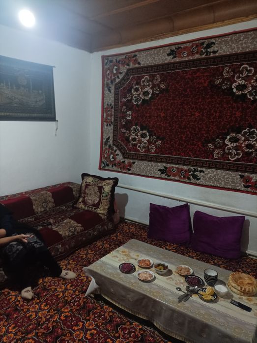 Уй сотилади 6сот сув газ свет ваифаи бор