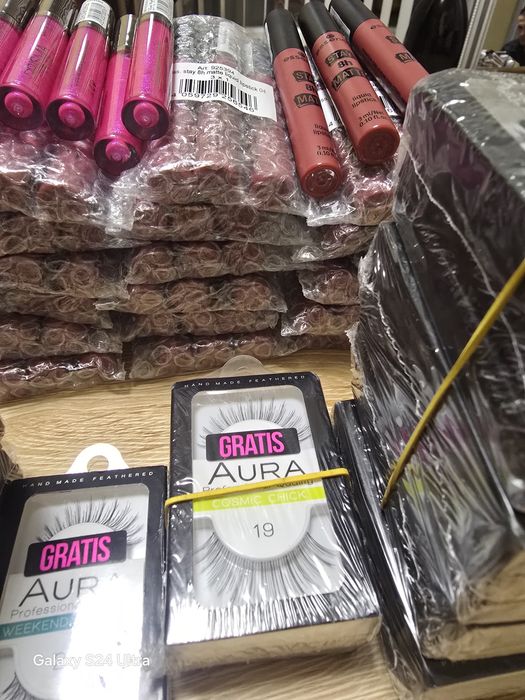 Козметика мигли и гланц от фалират магазин