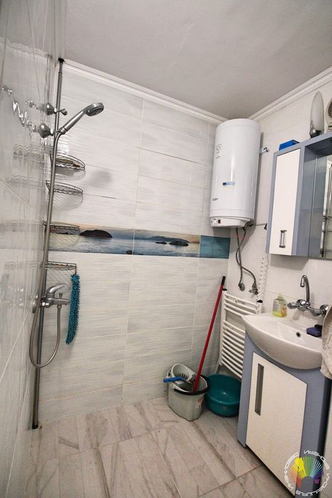 Дава се под наем Тристаен апартамент в Бургас, Център - 76 кв.м за 510 € - Снимка #3