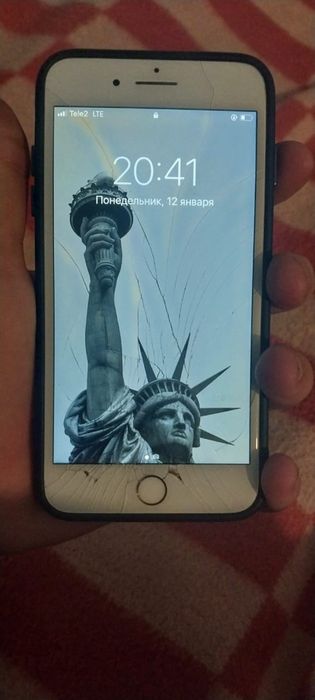 Продам iphone 7+