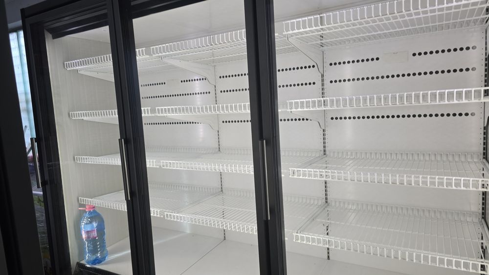 Vitrina bauturi/ lactate