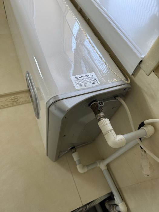 Водонагреватель Аристон 100 л