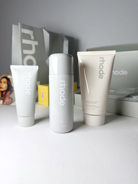 Rhode сет Glazing Milk + Barrier Restore + Pineapple Cleaner | несесер
