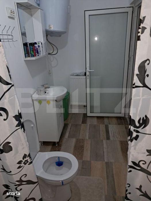 Casa de vanzare, 6 camere, 535 mp, zona Varias