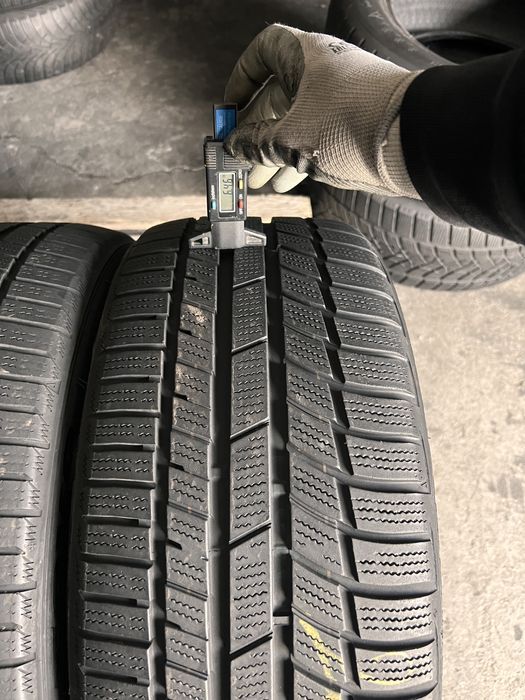 2 anvelope iarna 225/40/18 , toyo !