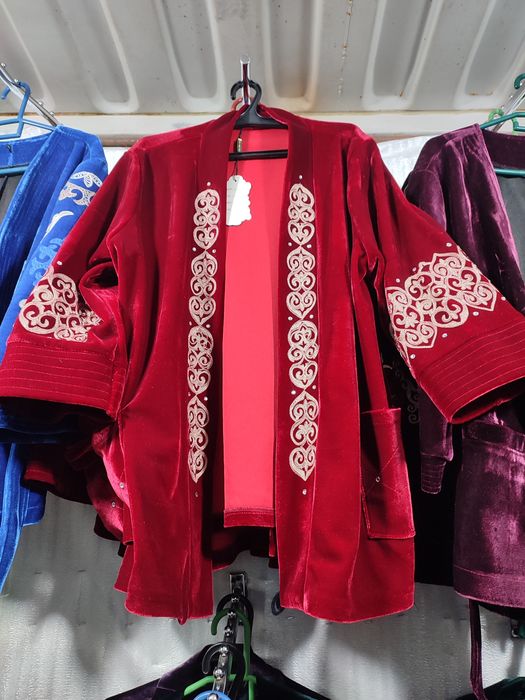 Продам кимоно красный