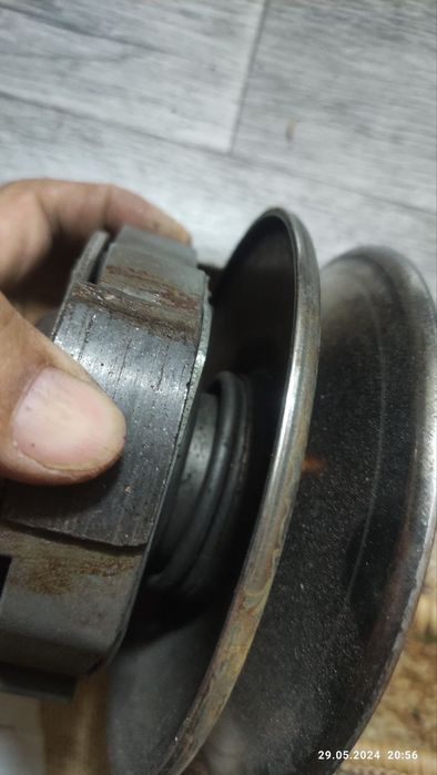 Сцепление (торкдрайвер) для китайского 150сс скутера (152QMI-157QMJ)