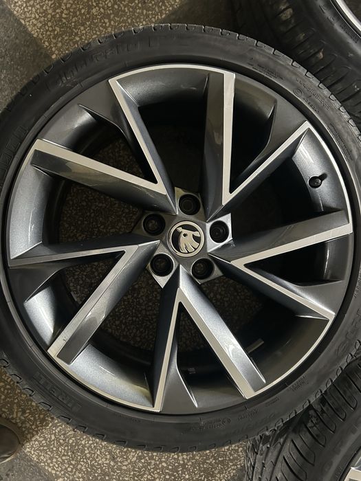 Гуми с джанти 19-ки PIRELLI  дот 0620