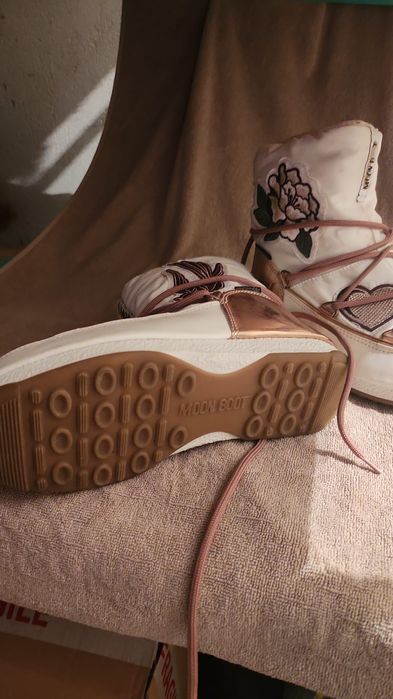 Cizme Moon Boot a