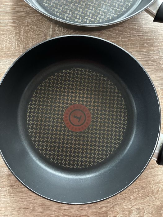 2 Tigai Tefal, stare buna