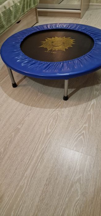 Батут для тренировок дома.